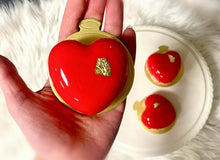 Load image into Gallery viewer, Delicious strawberry hearts deserts 4pcs