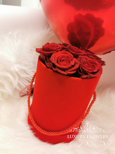 Small suede box with heart ballon